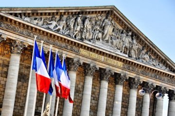 Alerte : des difficultés avec le contrat d'engagement républicain ?